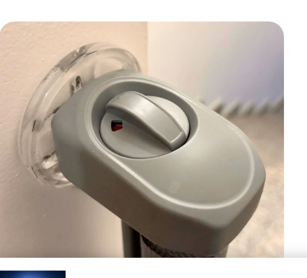 Gros plan du bouton de verrouillage Guardly
